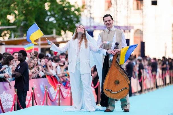 "Євробачення-2026": LELÉKA під хіт ONUKA ефектно з'явилась на церемонії відкриття конкурсу